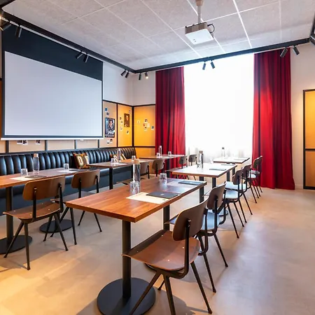 Ibis Styles Paris *