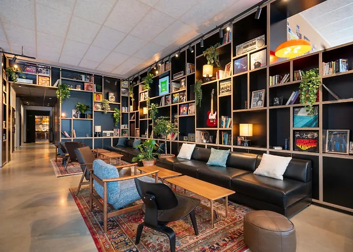 Ibis Styles Paris Otel 3*